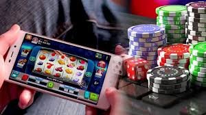 Kontrol permainan Caishen Wins di layar mobile dengan tombol putar dan pengatur taruhan